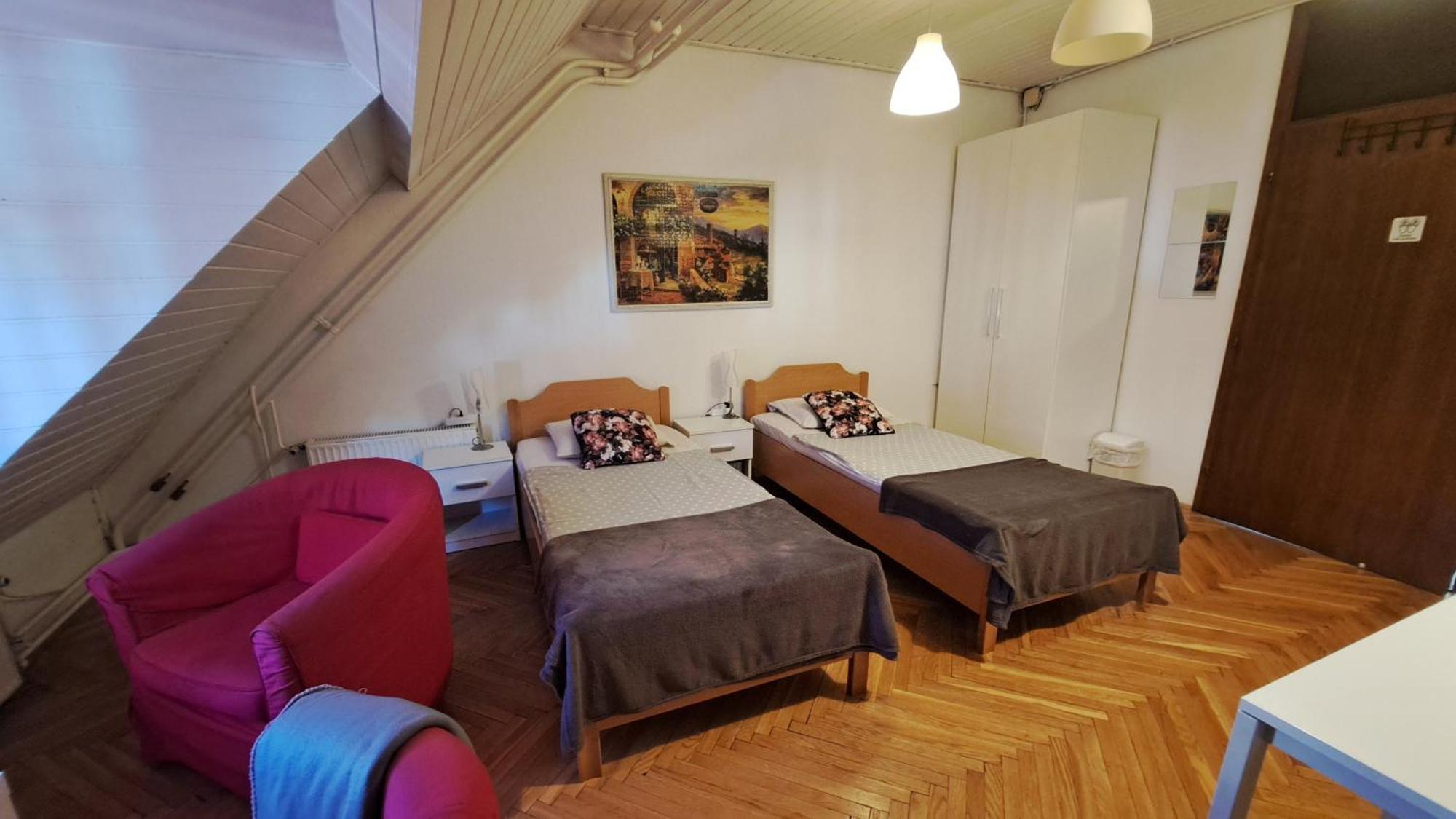 Viksi Hostel Liubliana Quarto foto